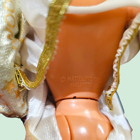 Vtg Gold and Lace Barbie - Picture 7 of 7
